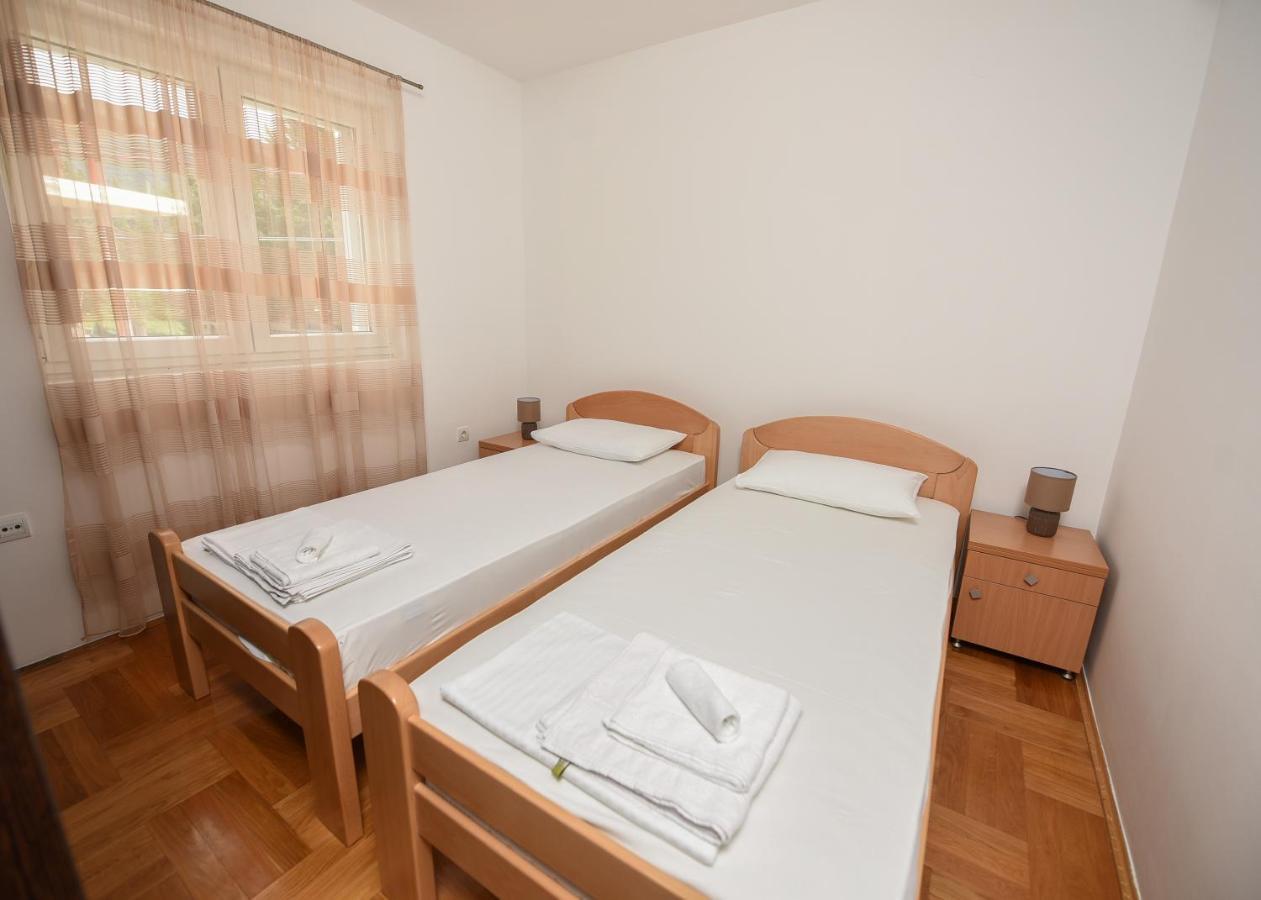 Sea Point Apart Hotel Tivat Ngoại thất bức ảnh