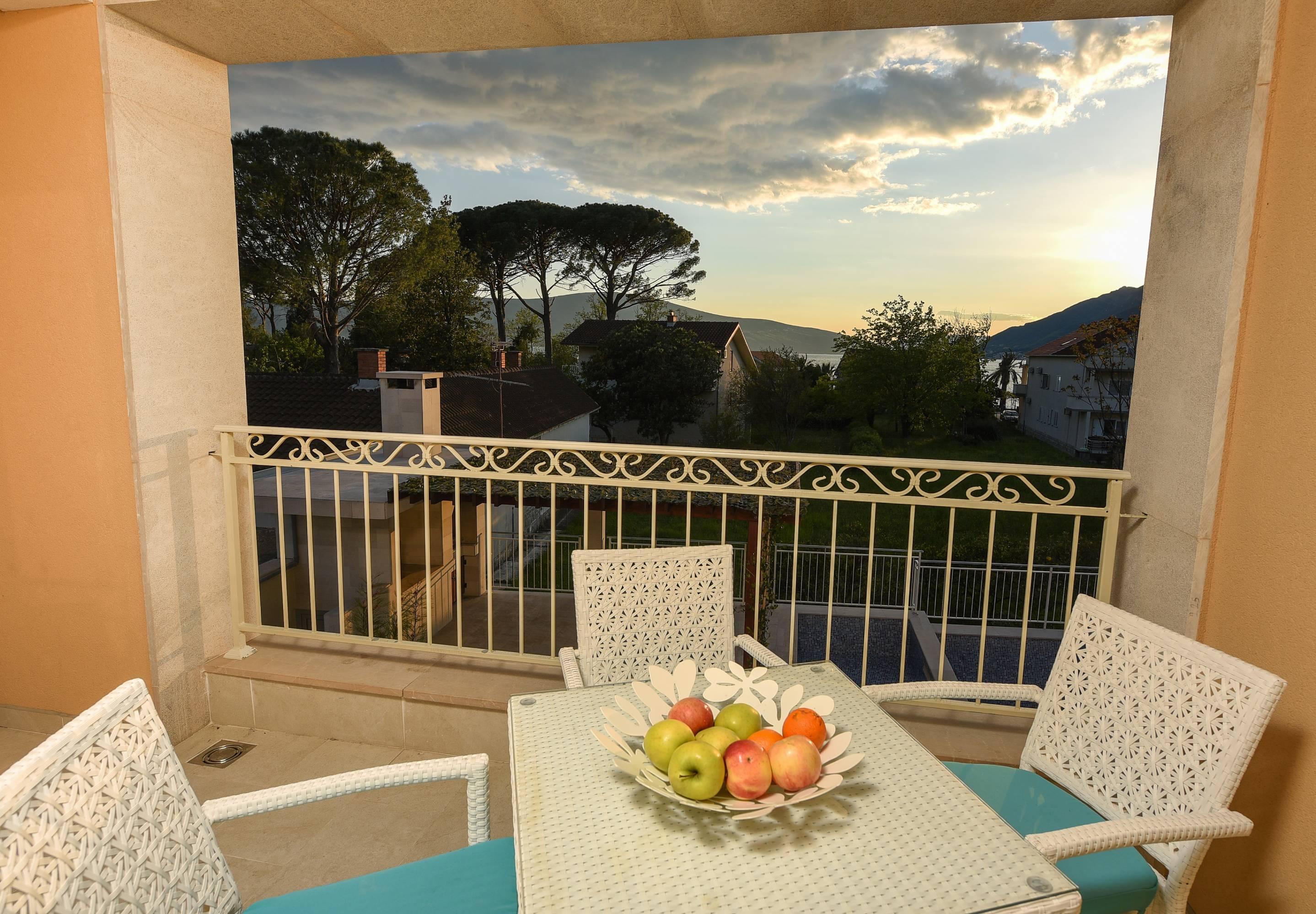 Sea Point Apart Hotel Tivat Ngoại thất bức ảnh