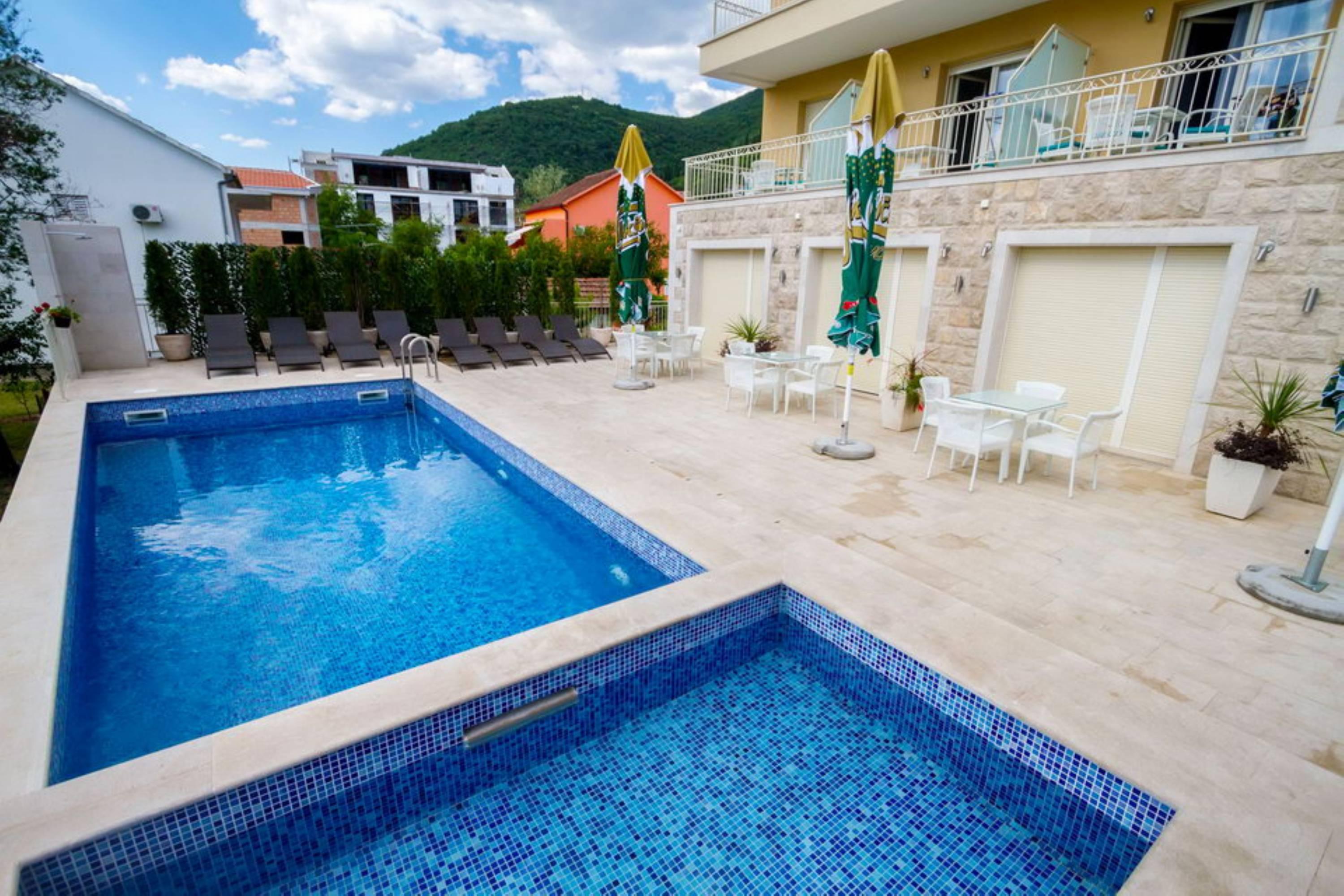 Sea Point Apart Hotel Tivat Ngoại thất bức ảnh