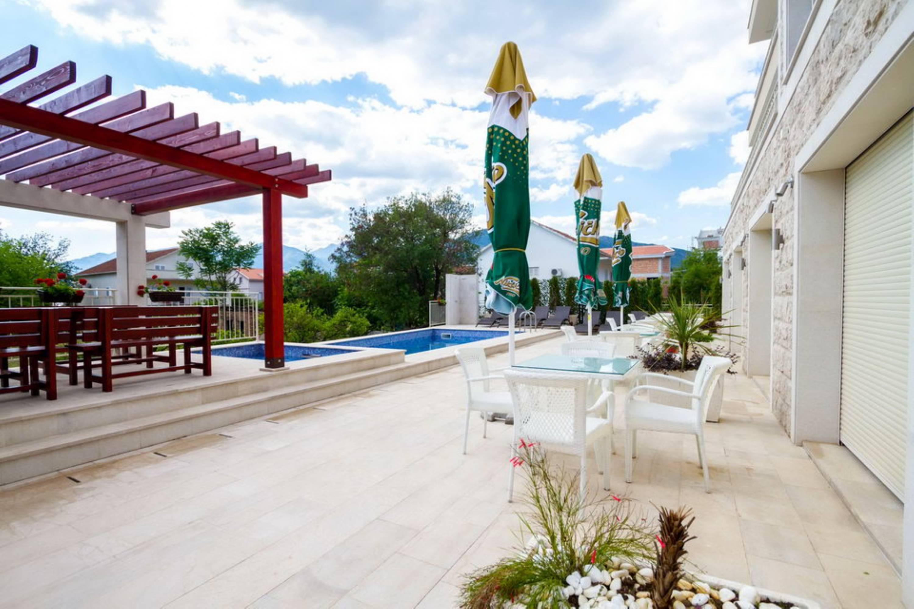 Sea Point Apart Hotel Tivat Ngoại thất bức ảnh