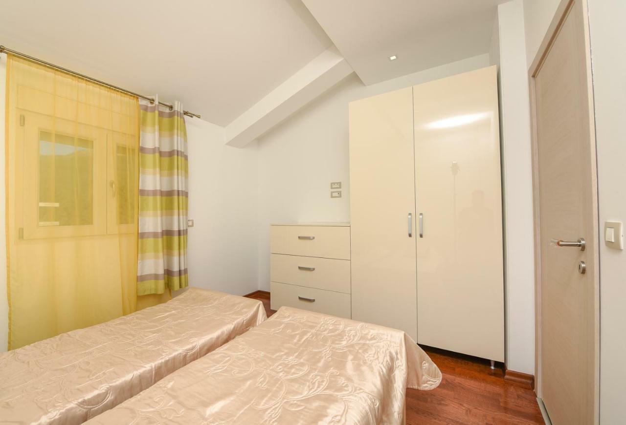 Sea Point Apart Hotel Tivat Ngoại thất bức ảnh