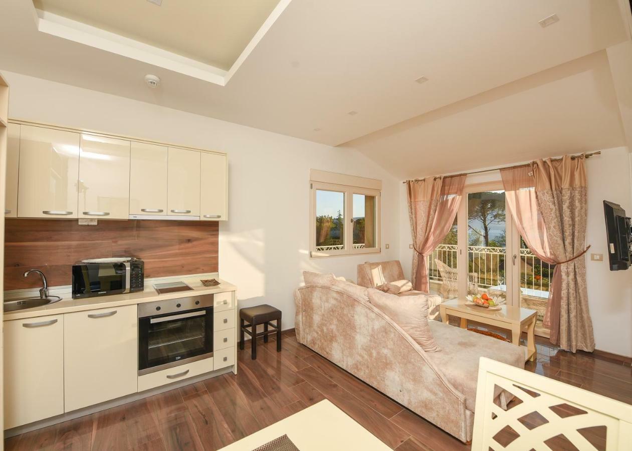 Sea Point Apart Hotel Tivat Ngoại thất bức ảnh