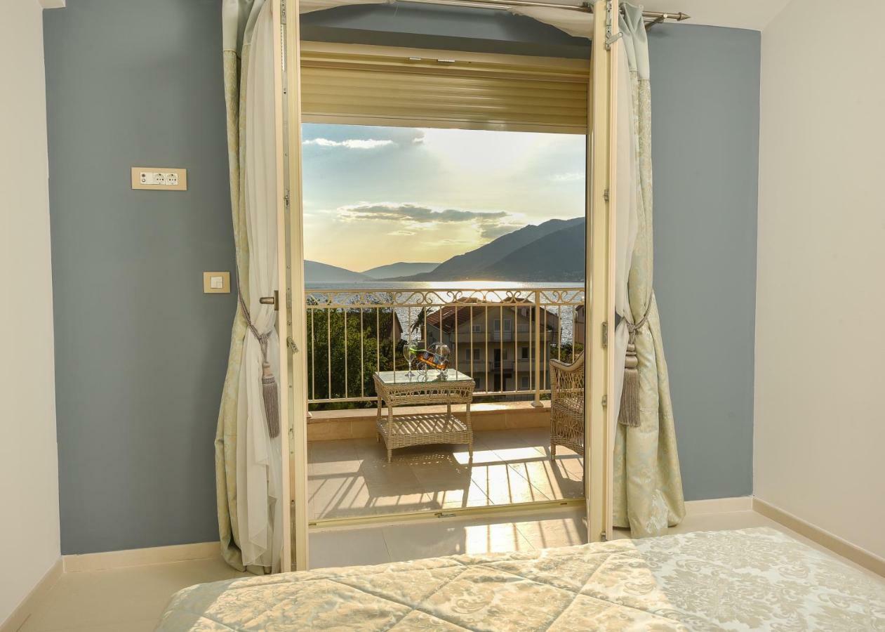 Sea Point Apart Hotel Tivat Ngoại thất bức ảnh